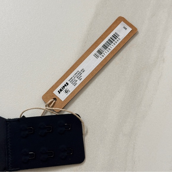 NWT!!! SKIMS Ultimate Push Up Plunge Bra - in Onyx Black - Size 36A - Picture 6 of 14